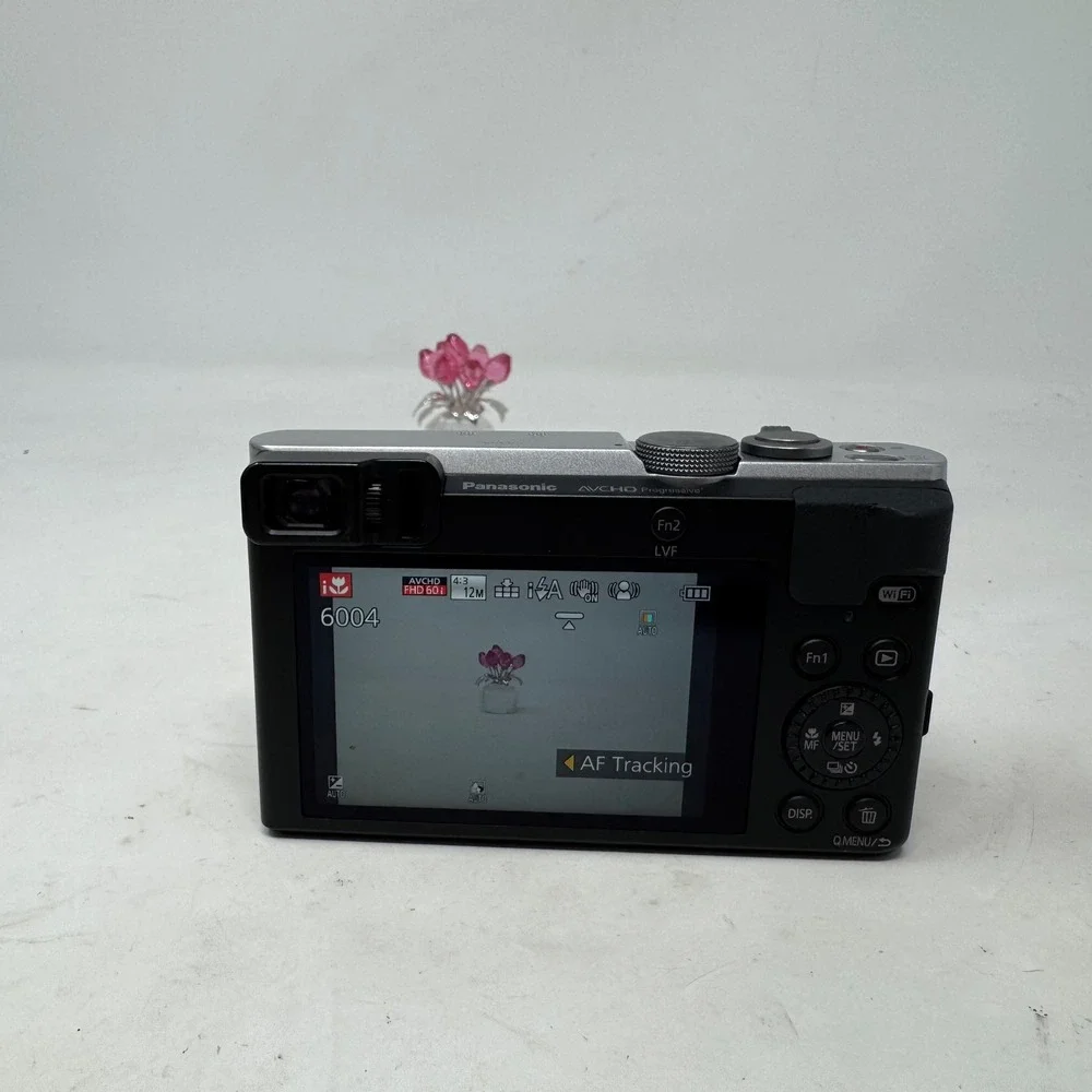 Panasonic Lumix DMC-ZS50 Digital Camera Leica 30x Zoom Silver Black 32GB SD Card